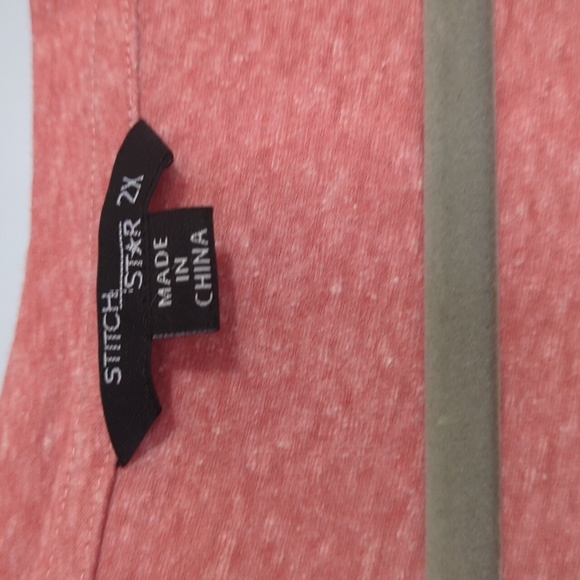 PLUS SIZE Top - Picture 2 of 2